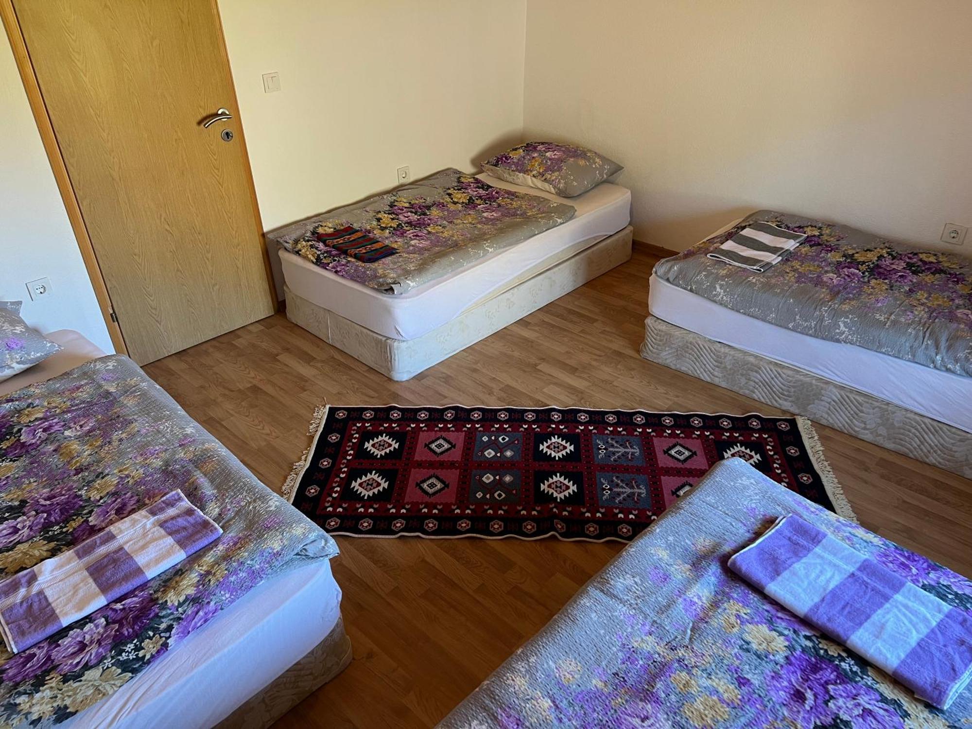 Kod Kapetana Tea Bed & Breakfast Gornji Lukomir Ngoại thất bức ảnh
