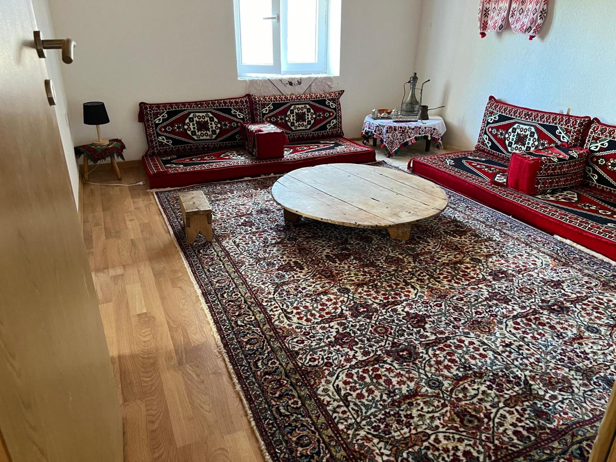 Kod Kapetana Tea Bed & Breakfast Gornji Lukomir Ngoại thất bức ảnh