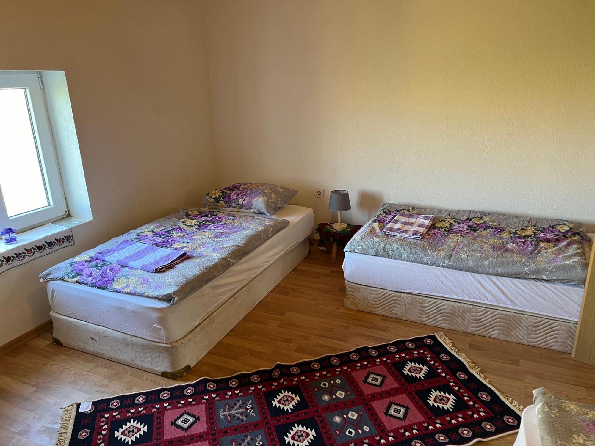 Kod Kapetana Tea Bed & Breakfast Gornji Lukomir Ngoại thất bức ảnh