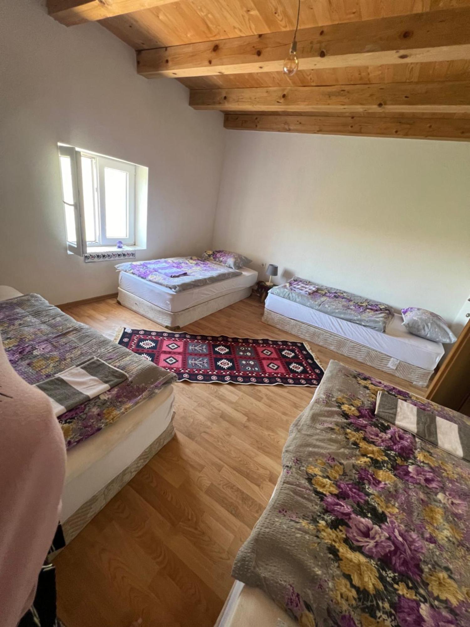 Kod Kapetana Tea Bed & Breakfast Gornji Lukomir Ngoại thất bức ảnh