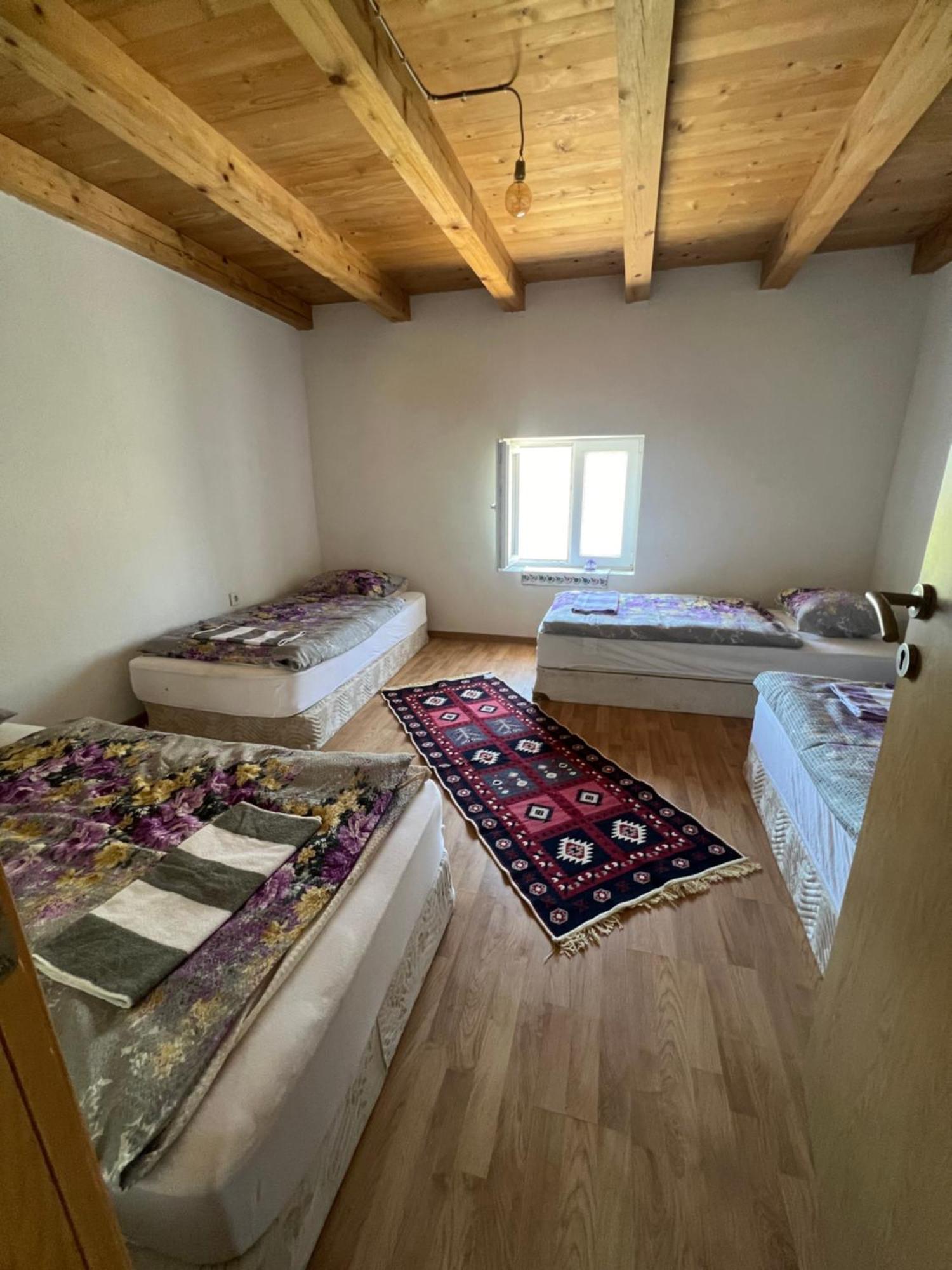 Kod Kapetana Tea Bed & Breakfast Gornji Lukomir Ngoại thất bức ảnh