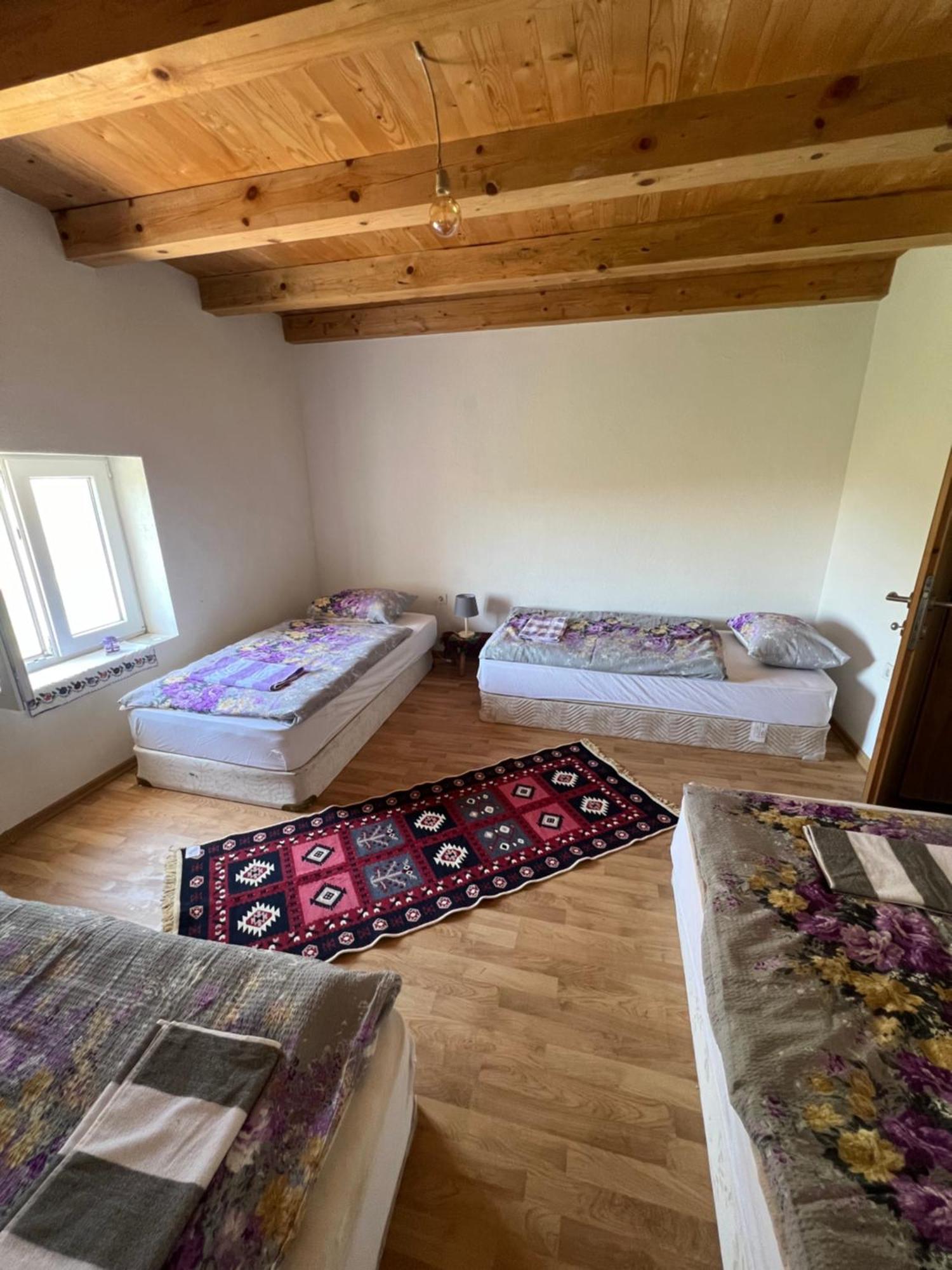 Kod Kapetana Tea Bed & Breakfast Gornji Lukomir Ngoại thất bức ảnh