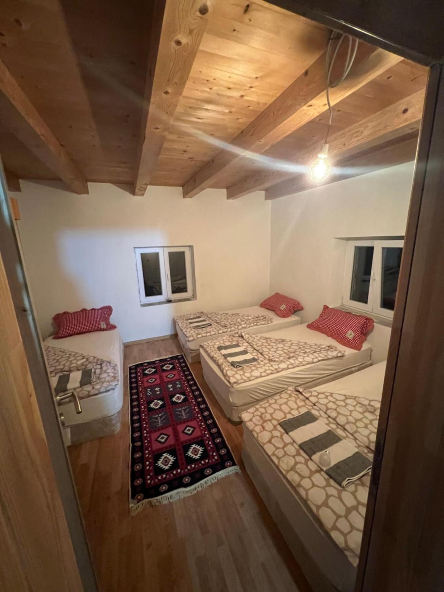 Kod Kapetana Tea Bed & Breakfast Gornji Lukomir Ngoại thất bức ảnh