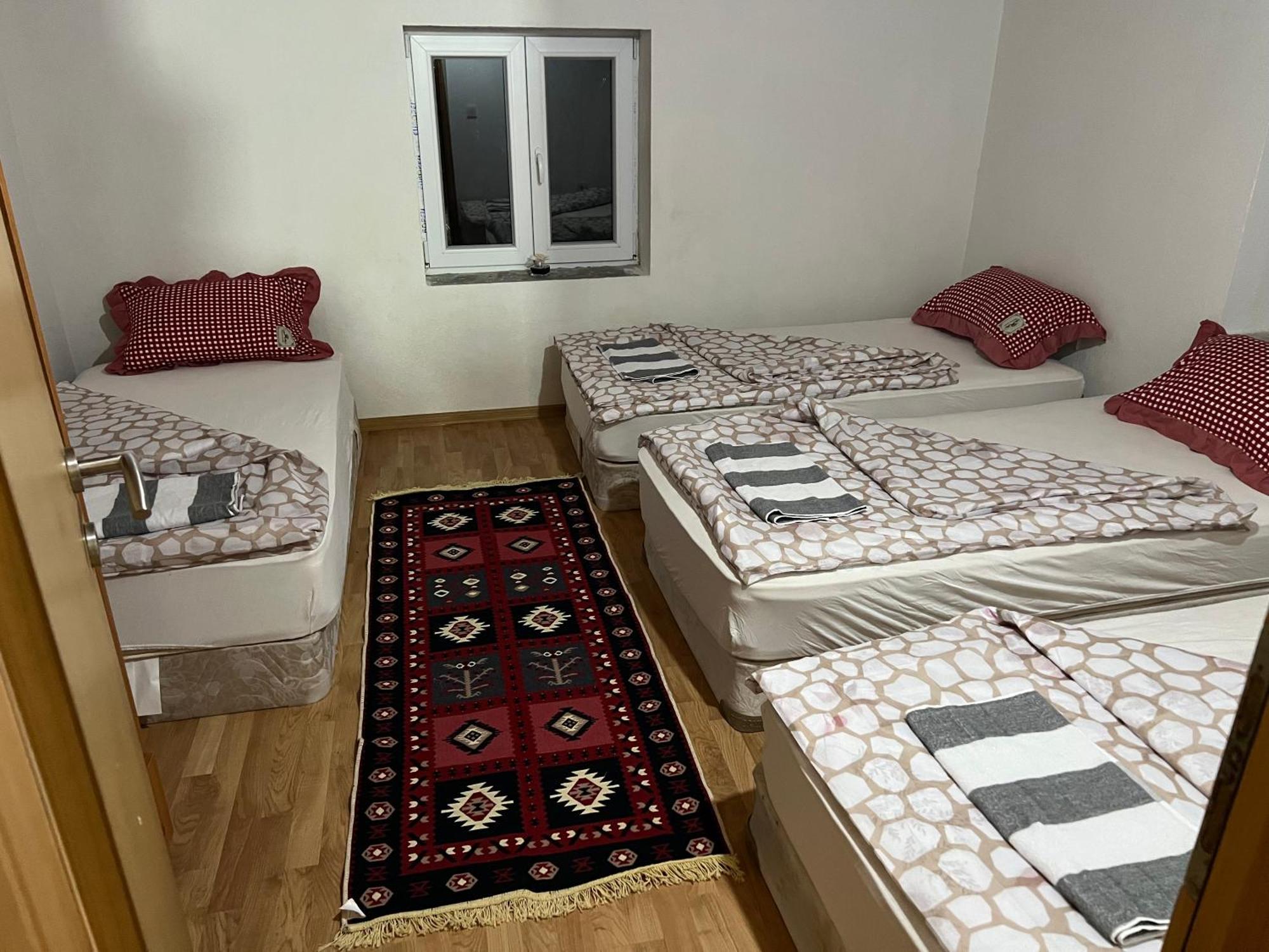Kod Kapetana Tea Bed & Breakfast Gornji Lukomir Ngoại thất bức ảnh